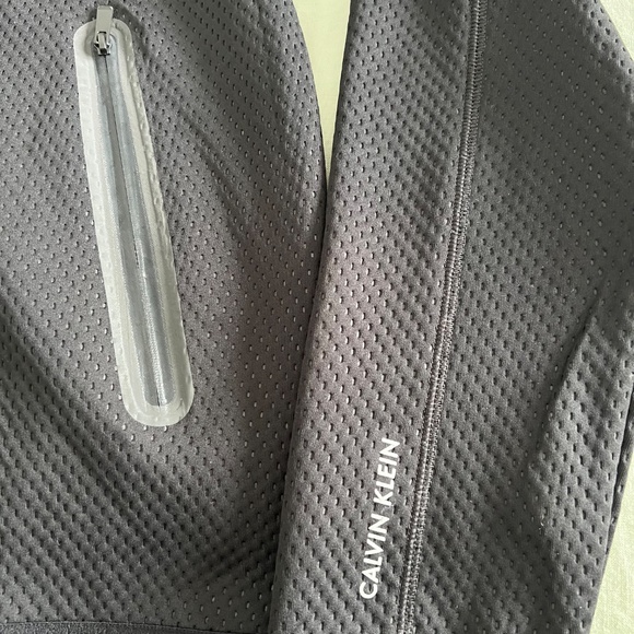 Calvin Klein Running Jacket - Picture 2 of 6